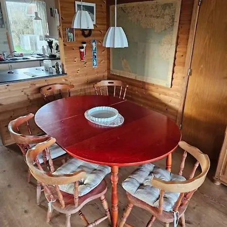 Bo I Vandkanten Pa Avernako * فابورغ