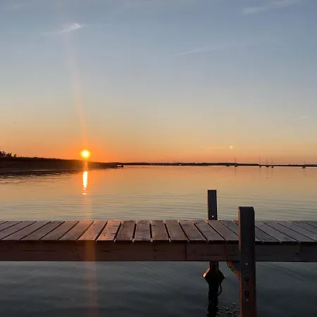 Feriehus Bo I Vandkanten På Avernakø