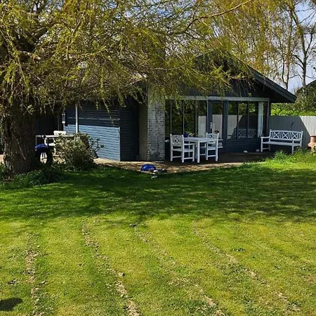 Bo I Vandkanten Pa Avernako Holiday home *