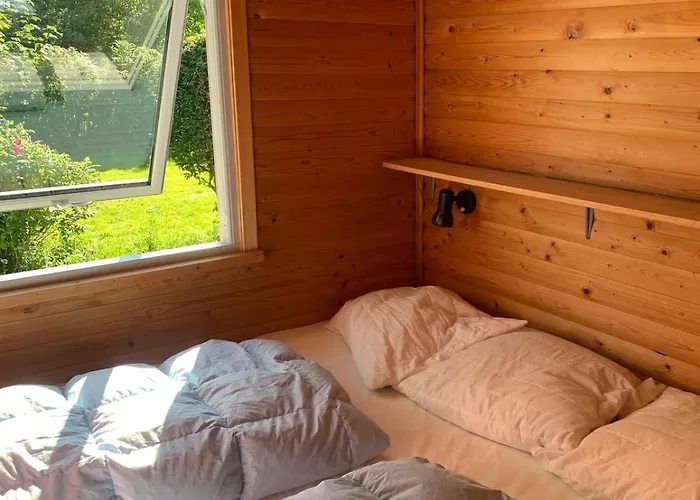 بيت للعطل Bo I Vandkanten Pa Avernako